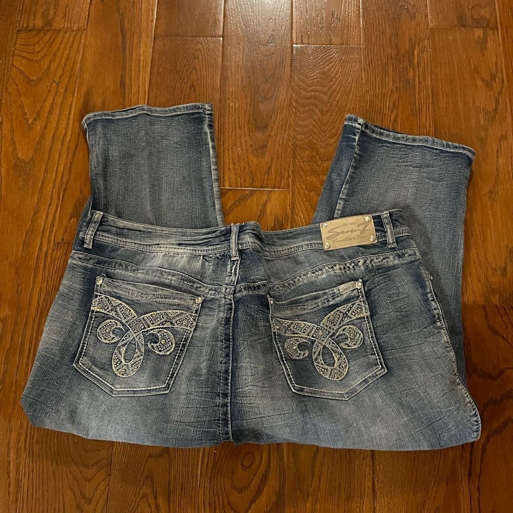 Seven7 capri jeans embellished with rhinestones size 24